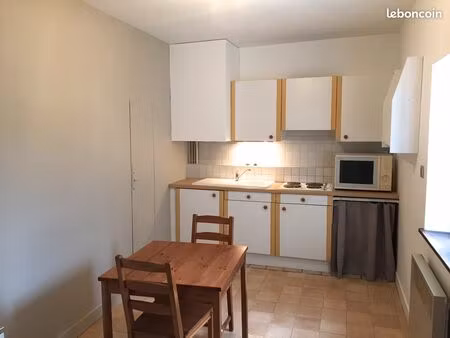 très bel appartement t1 bis centre ville niort (proche uco et pilori)