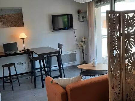 studio meublé t1 (30 m²) avec balcon et parking