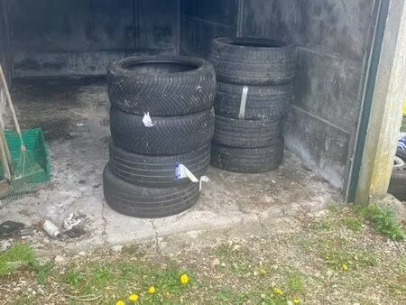 4 garages  stockage  entrepôt ou depôt