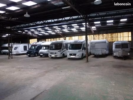 parking couvert camping car