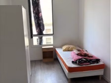 une chambre à louer dans un appartement immeuble neuf