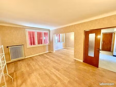 appartement t4 traversant avec jardin et garage