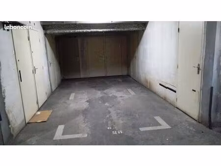 location place de parking couvert