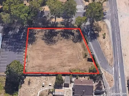 terrain nu de 2 000 m² – idéal stockage matériel/véhicules – proche rouen