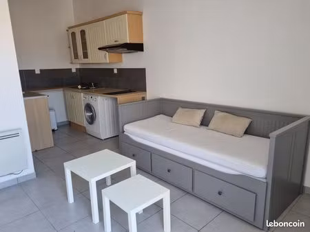 studio de plain-pied  24m²  indépendant  avec terrasse