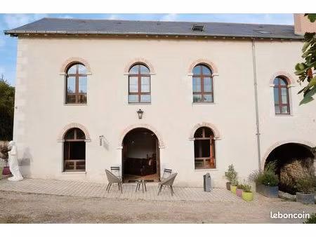 grand studio avec spa intérieur dans moulin rénové  accès au golf  piscine chauffée  parc 