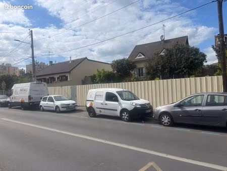 terrain  à plat avec eau et électricité