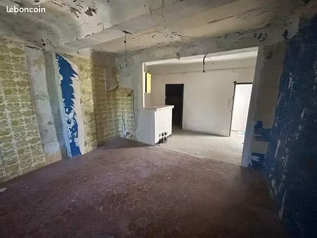 t4 100 m à rénover