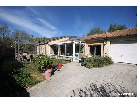 le mousteiret : libre mi-octobre maison plain pied avec jardin et 2 chambres