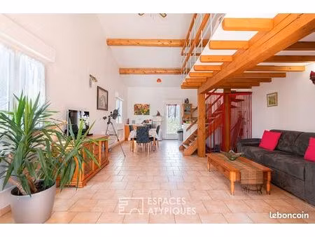 maison 8 pièces 380 m²