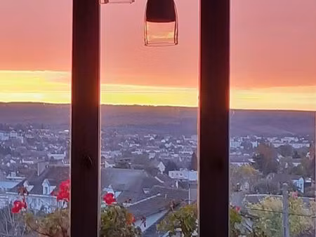 maison très lumineuse avec vue exceptionnelle - 3 chambres - jardin arboré - allée calme -