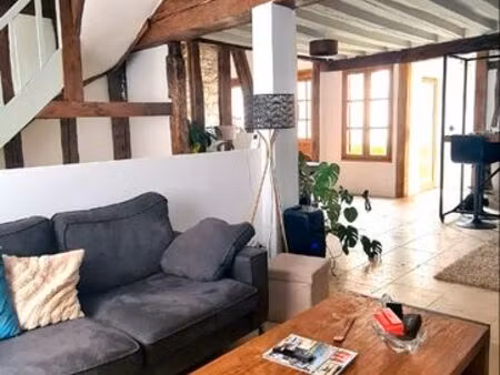 maison dans l'amande avec jardin et garage