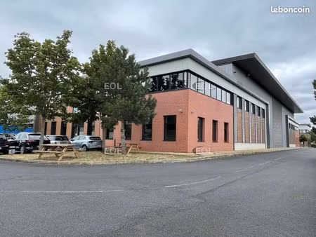 local d'activité 680 m²
