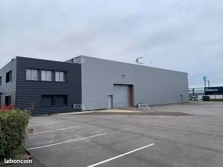 local bureaux 1 900 m²