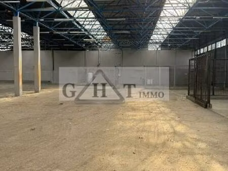 local industriel 2 900 m²