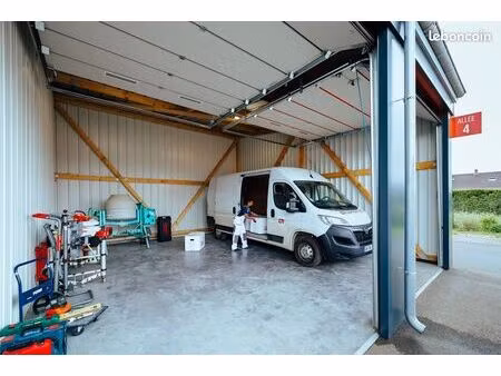 local 56 m²