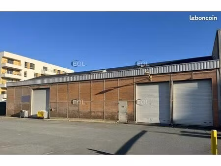 local bureaux 820 m²