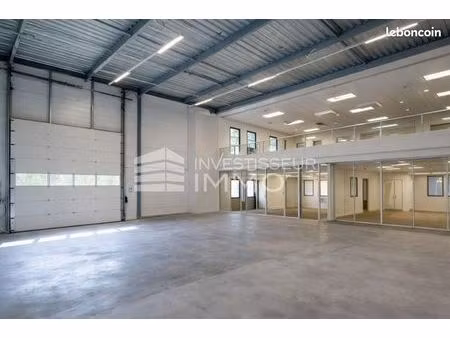 local bureaux 694 m²