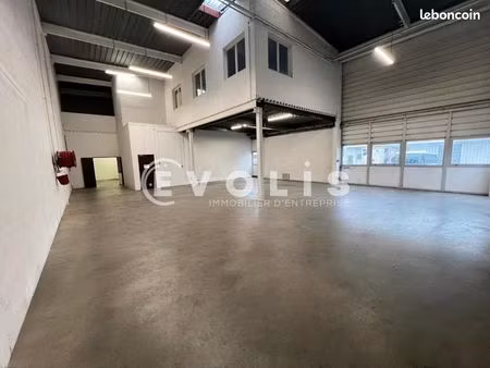 local d'activité 450 m²