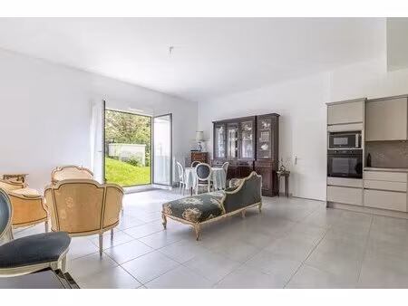 appartement moderne avec jardin à orly