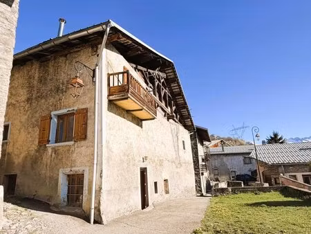 grange et maison de 300m² environ  les chapelles  fort potentiel