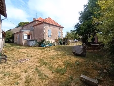 belle propriété  nombreuses dépendances poss. 1 6 ha en sus