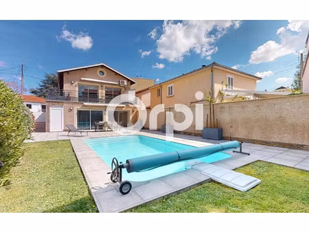 maison bron 159 m² t-7 à vendre  690 000 €