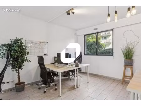 bureau 75 m²