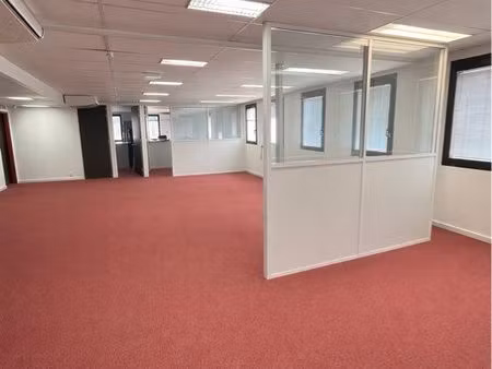 bureaux 281 m² lumineux et modulables - 14 parkings - quartier champs pierreux à nanterre