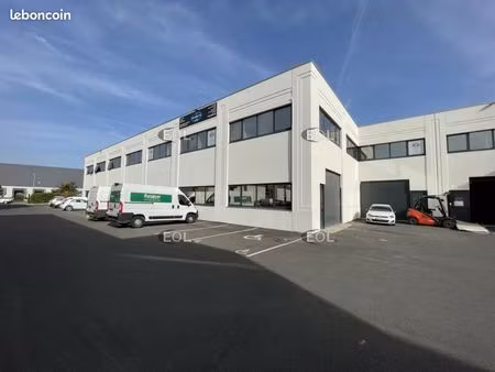 local bureaux 900 m²