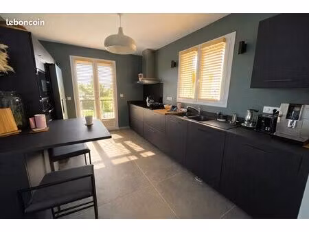 maison familiale avec vue imprenable  secteur privilégié