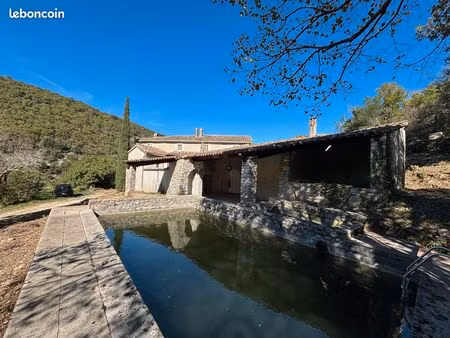 propriété en pierre