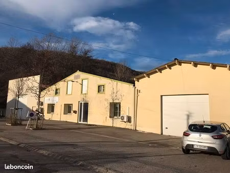 local 1029 m² lavelanet