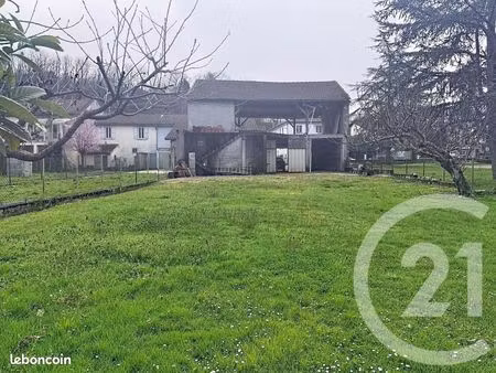 maison 2 pièces 300 m²