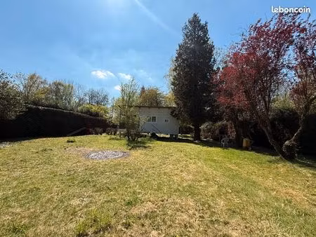 biermes- terrain avec maisonnette sur pilotis - cadre naturel - idéal détente
