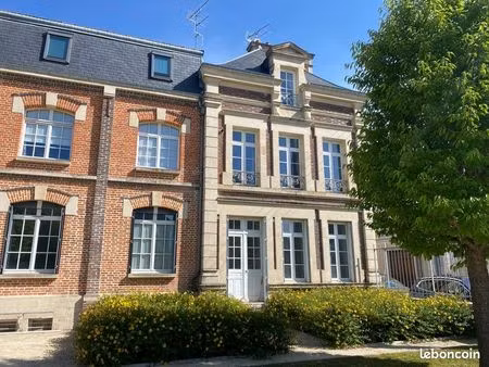 t3 67m2 dans maison bourgeoise