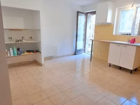 loue maison de village