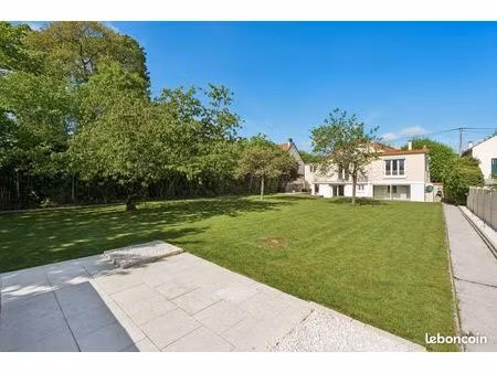 maison familiale avec dépendances sur parcelle de 1 054 m²