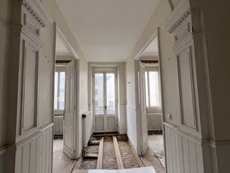 appartement t5 avec cour - 140m2