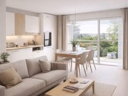 découvrez t2 avec le charme rare d’un rez-de-jardin baigné de lumière