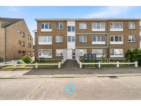 lichtrijk appartement op de eerste verdieping