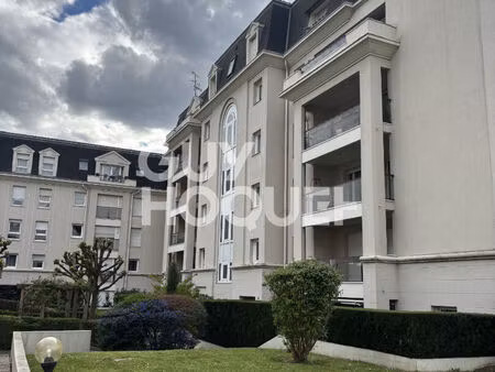 appartement t1 à louer au dernier étage à livry-gargan  proche tramway et écoles