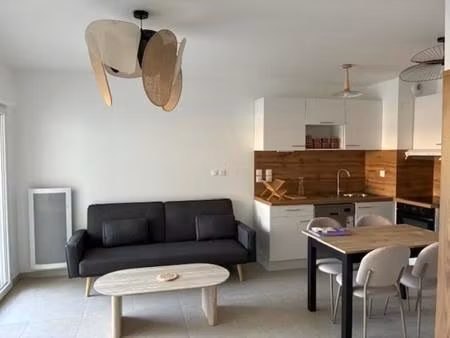 2 pieces meuble avec parking