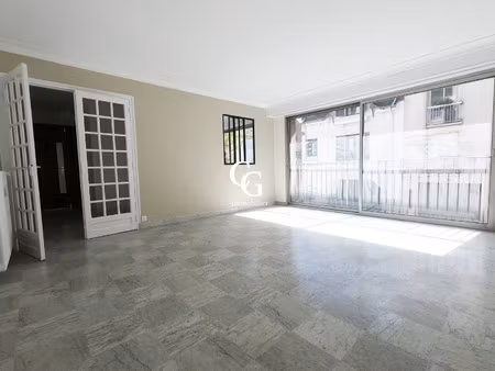 grand appartement 2 pièces nantes centre-ville