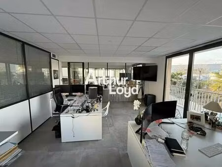 location bureaux 152 m²
