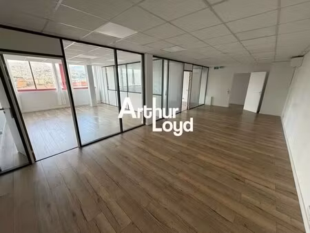 location bureaux 168 m²