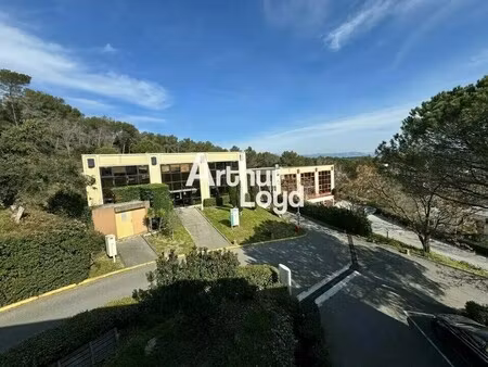 location bureaux 43 m² à 1 398 m²