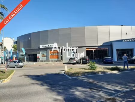 location commerce 2 255 m²