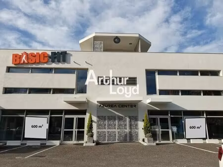 location commerce 580 m² à 1 200 m²