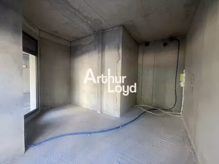 location commerce 19 m² à 90 m²